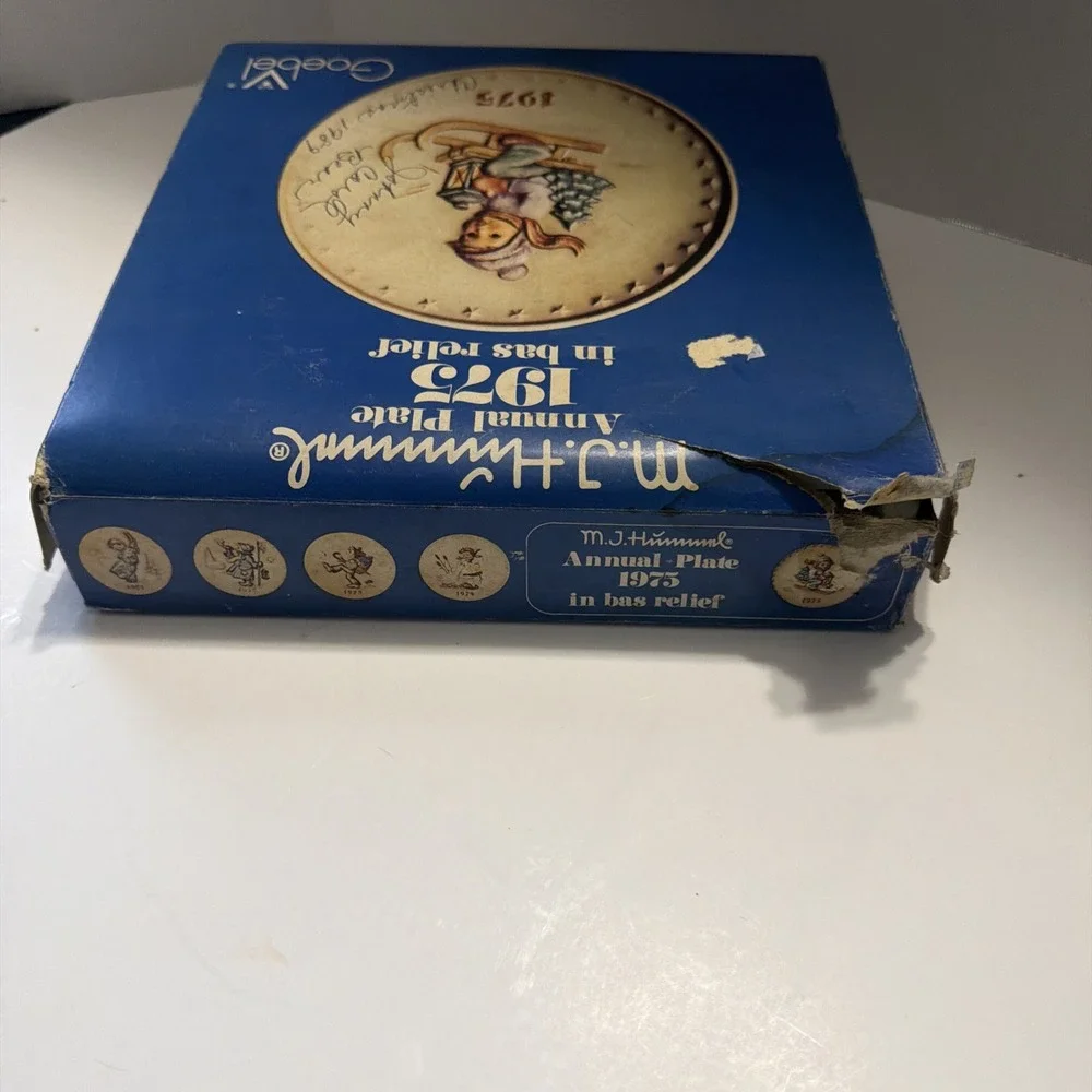 Goebel Hummel 1975 Annual Plate Ride into Christmas Hum 268 West Germany Box